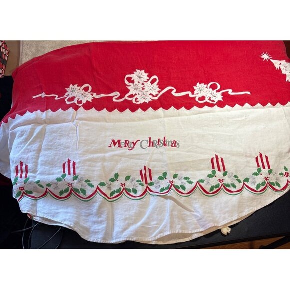 Vtg Christmas Tablecloth Round Red White Merry Christmas Candles Holly Tree 56" - Picture 2 of 12
